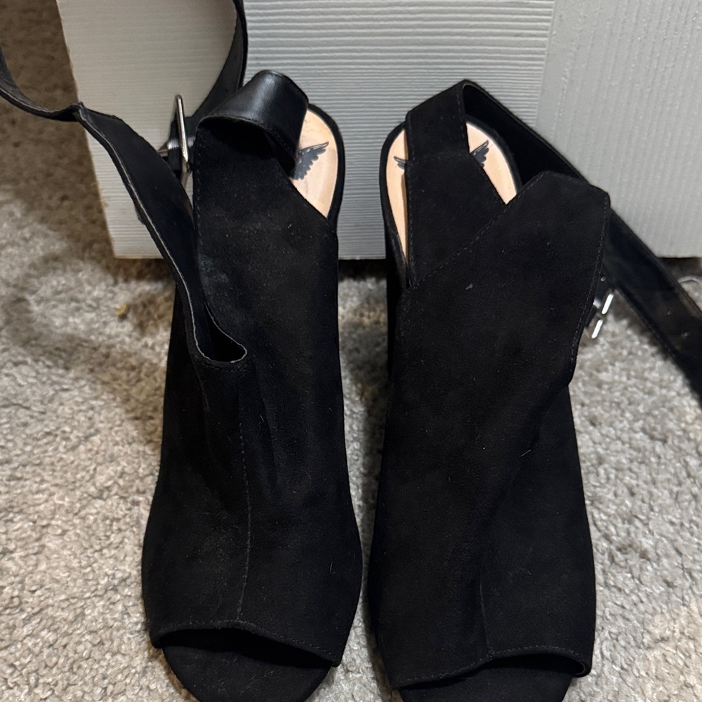 Penny Loves Kenny Black Peep-Toe Heels